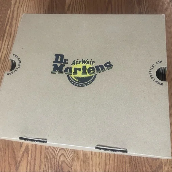 Dr. Martens 2976 Quad Platform Chelsea Boots Black US 6 Like New w/ Box - Picture 8 of 8